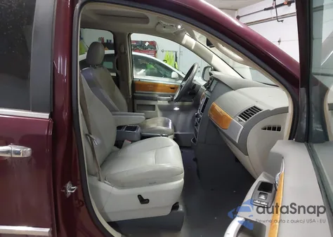 2009 Chrysler Town & Country Limited из США, поврежденный, VIN 2A8HR64X09R581966